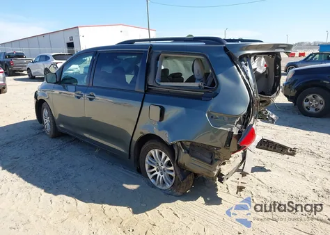 2014 Toyota Sienna Xle V6 8 Passenger z USA, uszkodzony, nr VIN 5TDYK3DC3ES475018
